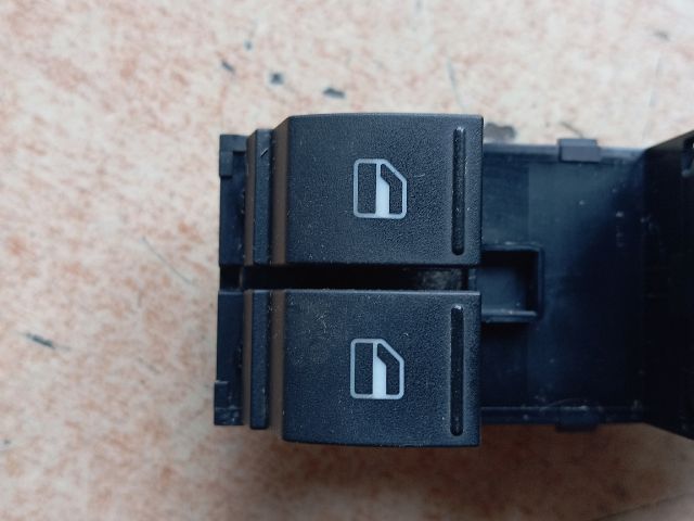 bontott VW GOLF V Bal első Ablakemelő Kapcsoló