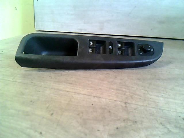 bontott VW GOLF V Bal első Ablakemelő Kapcsoló