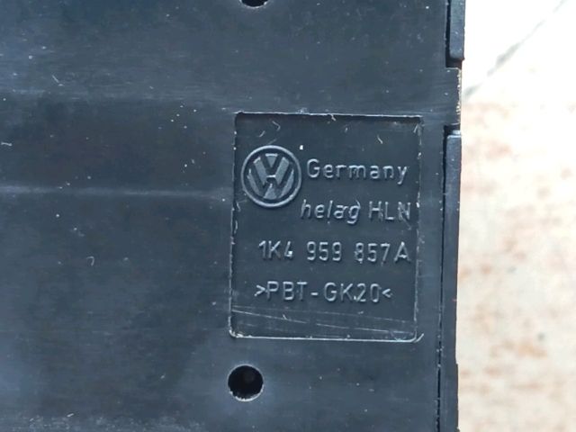 bontott VW GOLF V Bal első Ablakemelő Kapcsoló