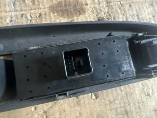 bontott VW GOLF V Bal első Ablakemelő Kapcsoló