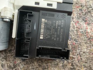 bontott VW GOLF V Bal első Ablakemelő Motor