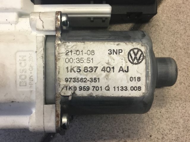 bontott VW GOLF V Bal első Ablakemelő Motor