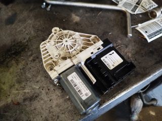 bontott VW GOLF V Bal első Ablakemelő Motor