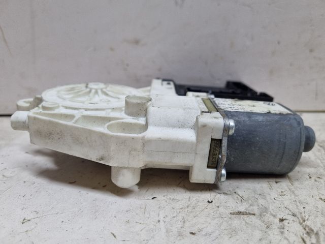 bontott VW GOLF V Bal első Ablakemelő Motor