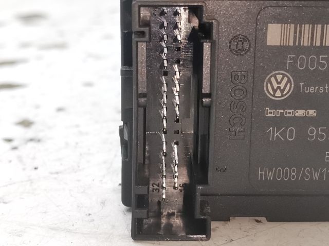 bontott VW GOLF V Bal első Ablakemelő Motor