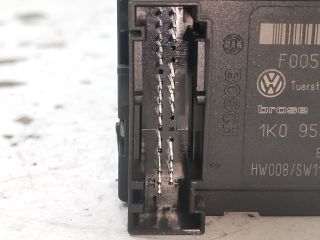 bontott VW GOLF V Bal első Ablakemelő Motor