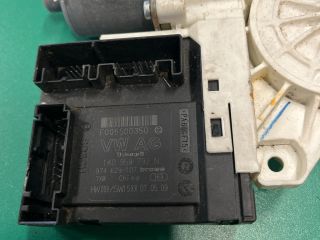 bontott VW GOLF V Bal első Ablakemelő Motor