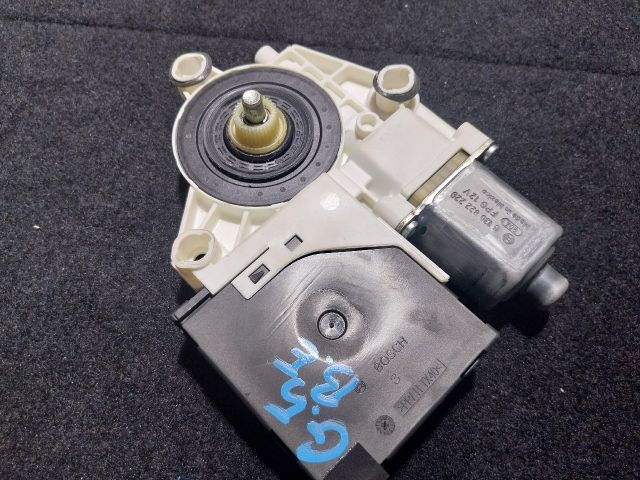 bontott VW GOLF V Bal első Ablakemelő Motor