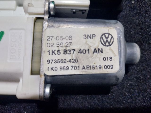 bontott VW GOLF V Bal első Ablakemelő Motor