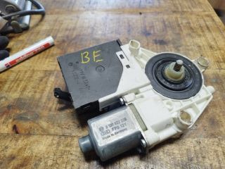 bontott VW GOLF V Bal első Ablakemelő Motor