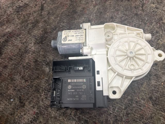 bontott VW GOLF V Bal első Ablakemelő Motor