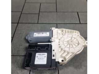 bontott VW GOLF V Bal első Ablakemelő Motor