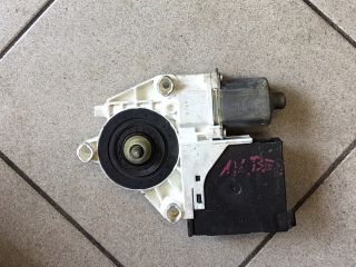 bontott VW GOLF V Bal első Ablakemelő Motor