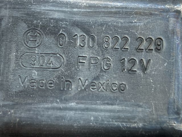 bontott VW GOLF V Bal első Ablakemelő Motor