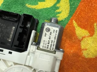 bontott VW GOLF V Bal első Ablakemelő Motor