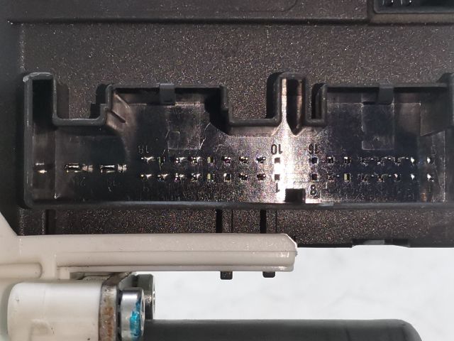 bontott VW GOLF V Bal első Ablakemelő Motor