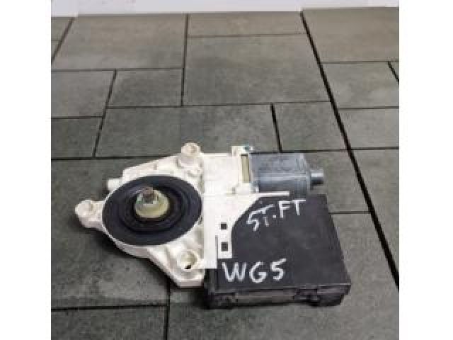 bontott VW GOLF V Bal első Ablakemelő Motor