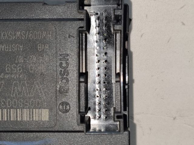 bontott VW GOLF V Bal első Ablakemelő Motor