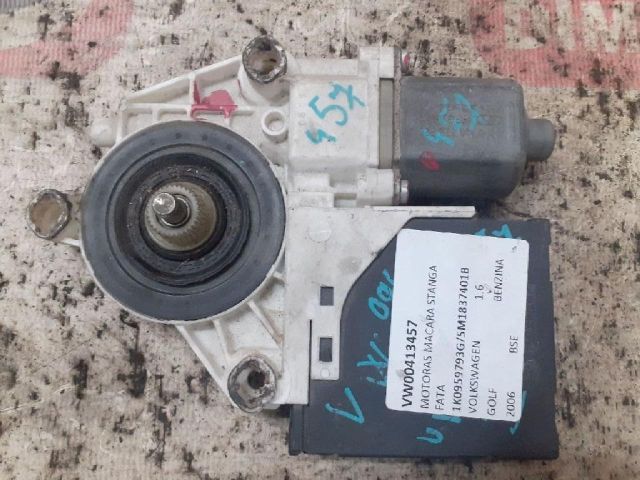 bontott VW GOLF V Bal első Ablakemelő Motor