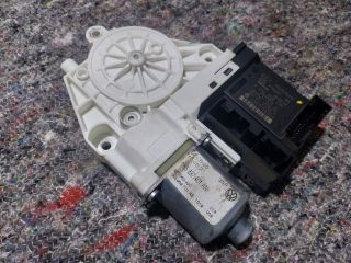 bontott VW GOLF V Bal első Ablakemelő Motor