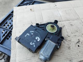 bontott VW GOLF V Bal első Ablakemelő Motor