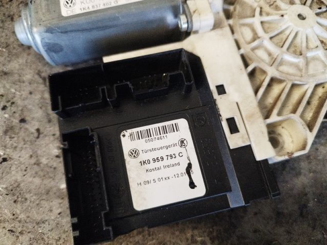 bontott VW GOLF V Bal első Ablakemelő Motor