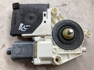 bontott VW GOLF V Bal első Ablakemelő Motor