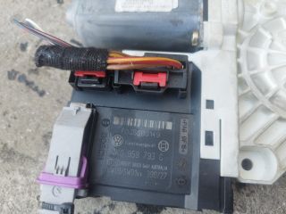 bontott VW GOLF V Bal első Ablakemelő Motor