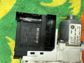 bontott VW GOLF V Bal első Ablakemelő Motor