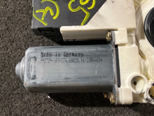 bontott VW GOLF V Bal első Ablakemelő Motor