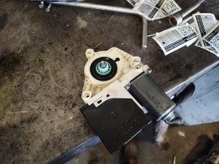 bontott VW GOLF V Bal első Ablakemelő Motor