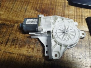 bontott VW GOLF V Bal első Ablakemelő Motor