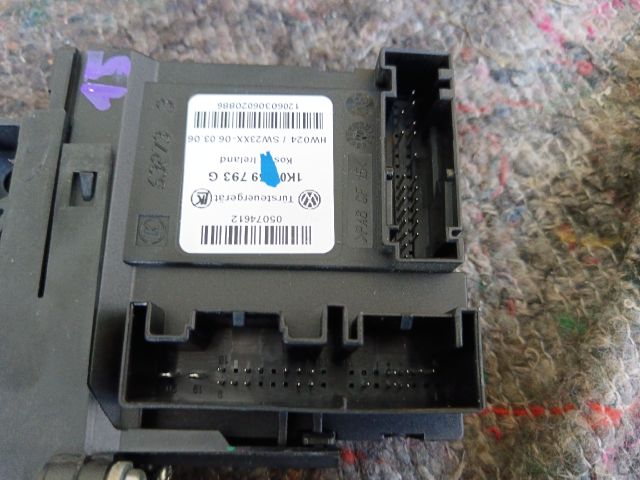 bontott VW GOLF V Bal első Ablakemelő Motor