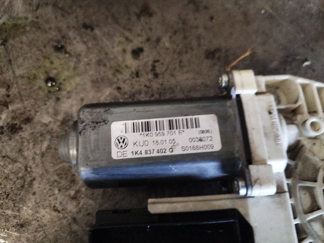 bontott VW GOLF V Bal első Ablakemelő Motor