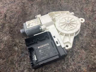 bontott VW GOLF V Bal első Ablakemelő Motor