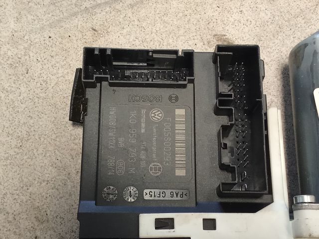 bontott VW GOLF V Bal első Ablakemelő Motor