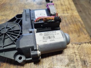 bontott VW GOLF V Bal első Ablakemelő Motor