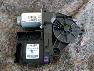 bontott VW GOLF V Bal első Ablakemelő Motor