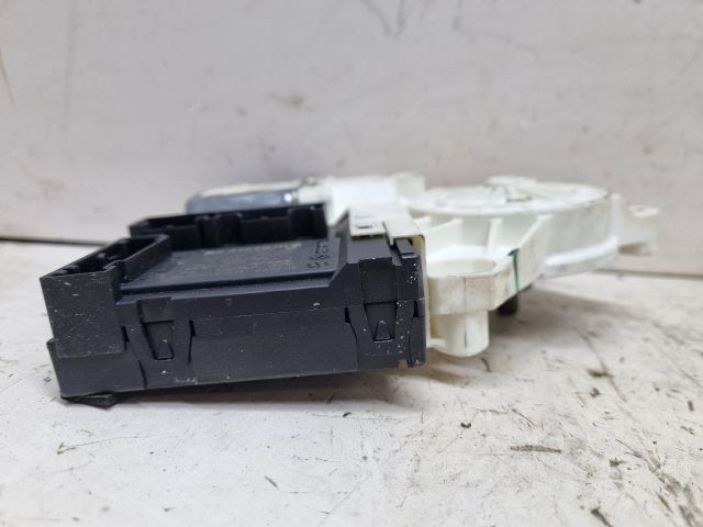 bontott VW GOLF V Bal első Ablakemelő Motor