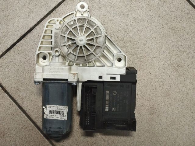 bontott VW GOLF V Bal első Ablakemelő Motor