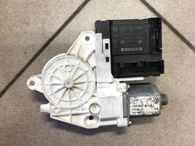 bontott VW GOLF V Bal első Ablakemelő Motor