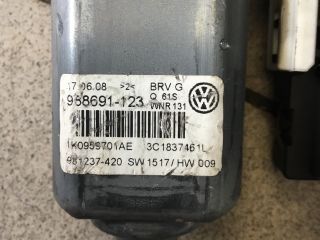 bontott VW GOLF V Bal első Ablakemelő Motor