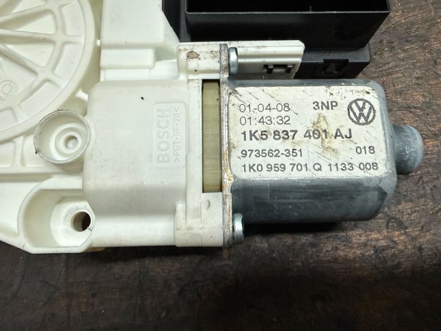 bontott VW GOLF V Bal első Ablakemelő Motor