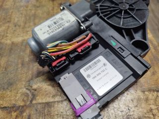 bontott VW GOLF V Bal első Ablakemelő Motor