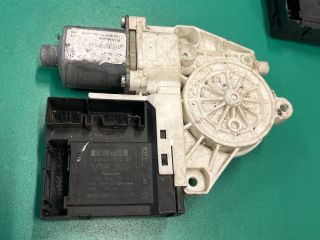 bontott VW GOLF V Bal első Ablakemelő Motor