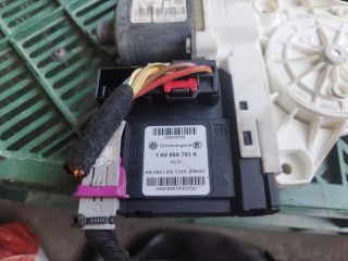 bontott VW GOLF V Bal első Ablakemelő Motor