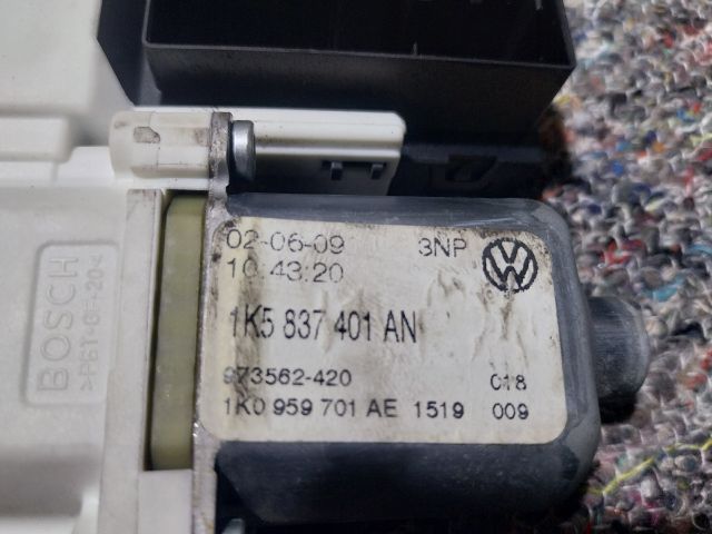 bontott VW GOLF V Bal első Ablakemelő Motor