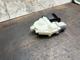 bontott VW GOLF V Bal első Ablakemelő Motor