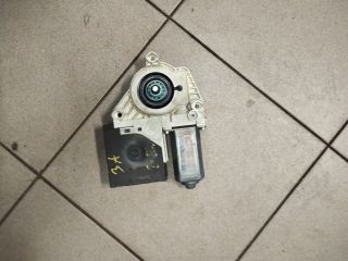 bontott VW GOLF V Bal első Ablakemelő Motor