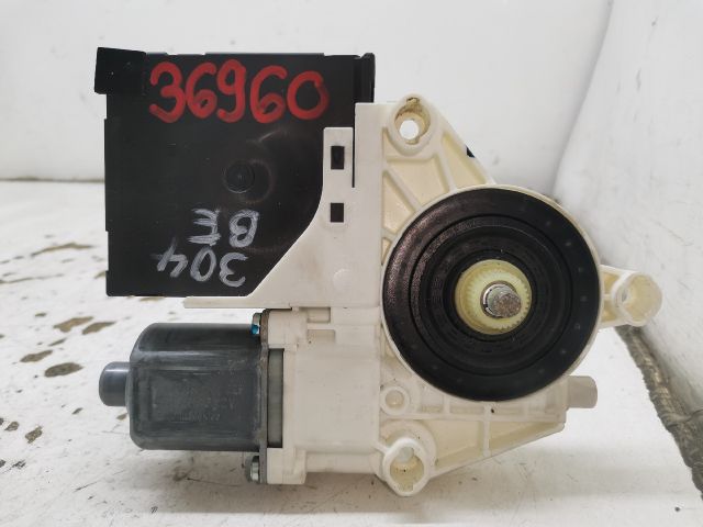 bontott VW GOLF V Bal első Ablakemelő Motor